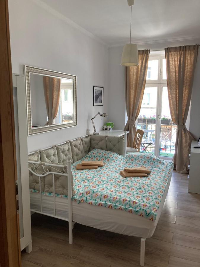 Hostel Happy8 *